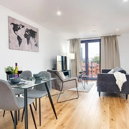 Pluxa Lavish Escape Classy City Centre Birmingham